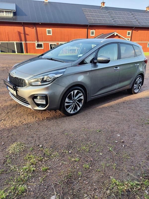 Begagnad 2017 Kia Carens Minibuss | 119 000 kr (Marknadspris) - Bild 1/4