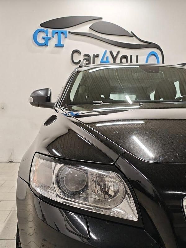 Begagnad Volvo V50 Momentum 180 HK (132 kW) 2009 Svart Kombi