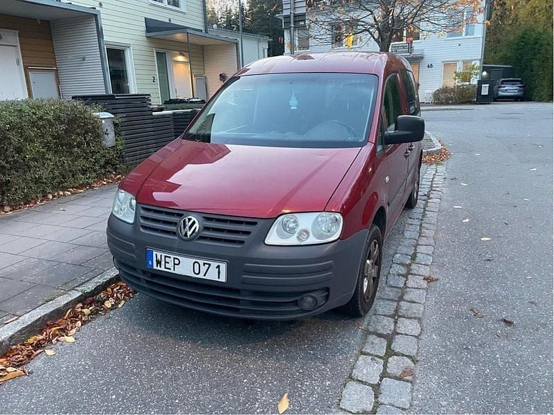 Röd Begagnad 2005 VW Caddy Minibuss | 23 000 kr (Marknadspris) - Bild 1/4