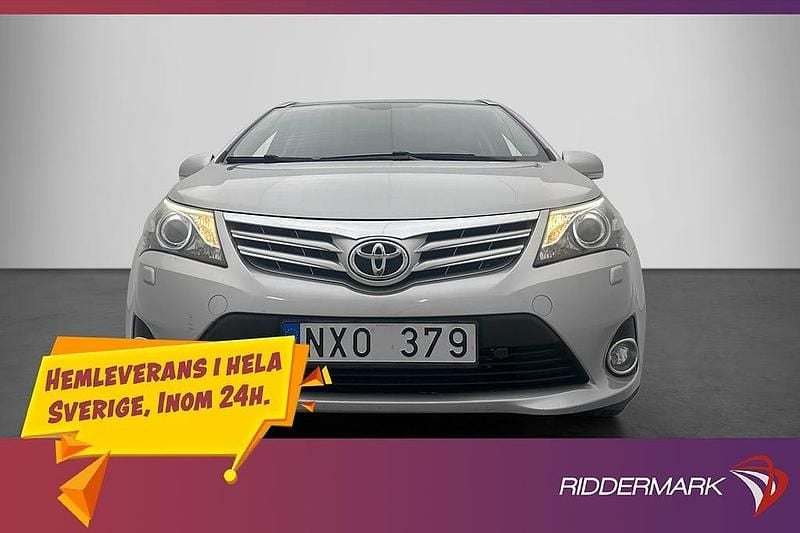 Silver Begagnad 2013 Toyota Avensis Kombi | 134 900 kr - Bild 1/3