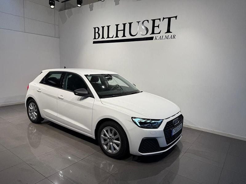 Vit Begagnad 2019 Audi A1 Sportback Proline Halvkombi | 179 900 kr (Lite dyr) - Bild 1/4