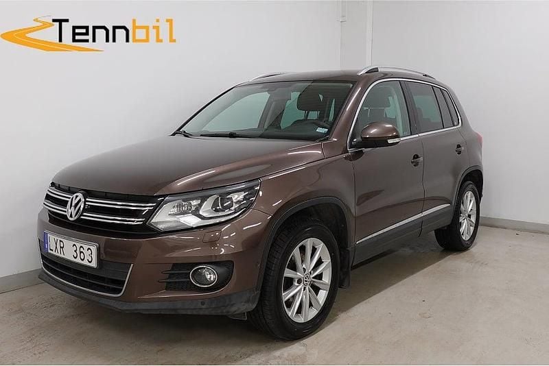 Brun Begagnad 2011 VW Tiguan Sport SUV | 109 900 kr (Marknadspris) - Bild 1/3