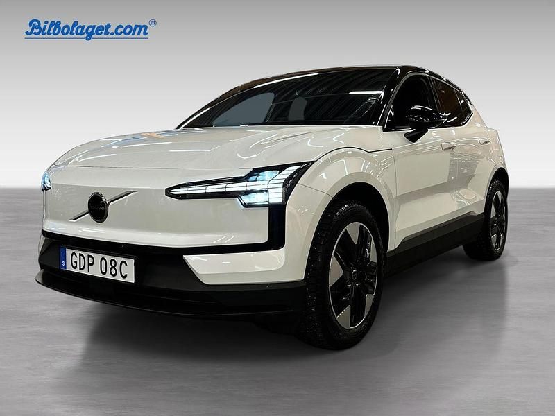 Vit Begagnad 2025 Volvo EX30 Single Motor Extended Range SUV | 379 000 kr (Marknadspris) - Bild 1/4