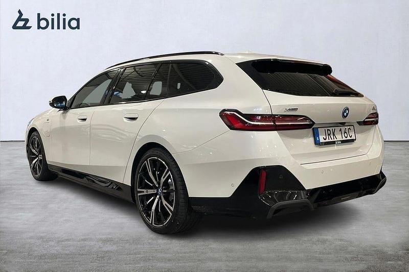 Begagnad BMW 530 M Sport 299 HK (219 kW) 2025 Vit Kombi