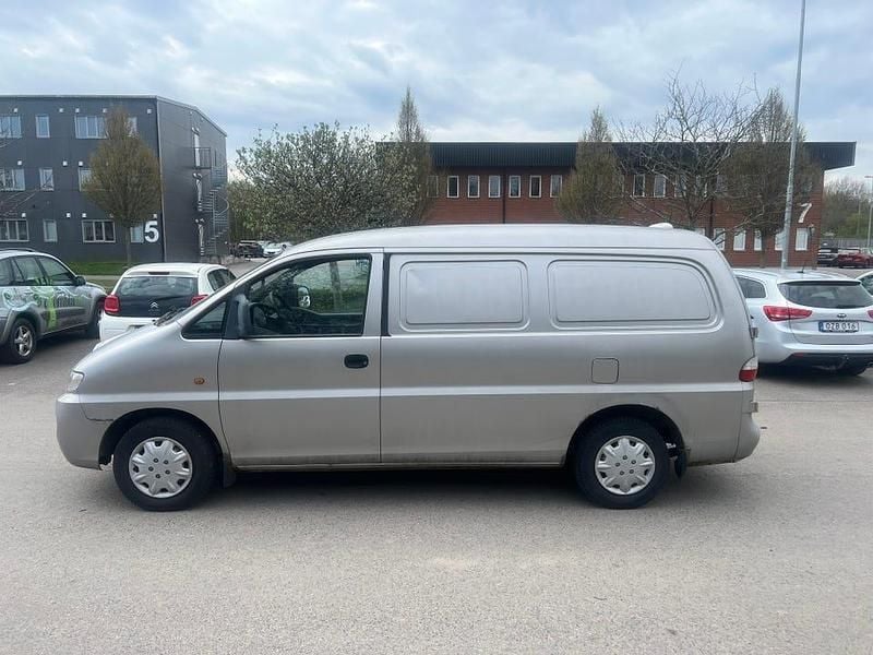 Begagnad Hyundai H-1 100 HK (73 kW) 2005 Minibuss