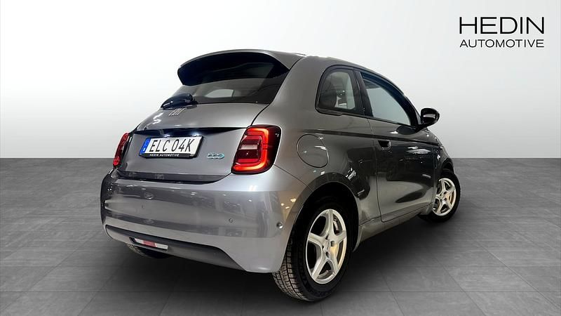 Begagnad Fiat 500e 86 kW (118 HK) 2023 Grå Halvkombi
