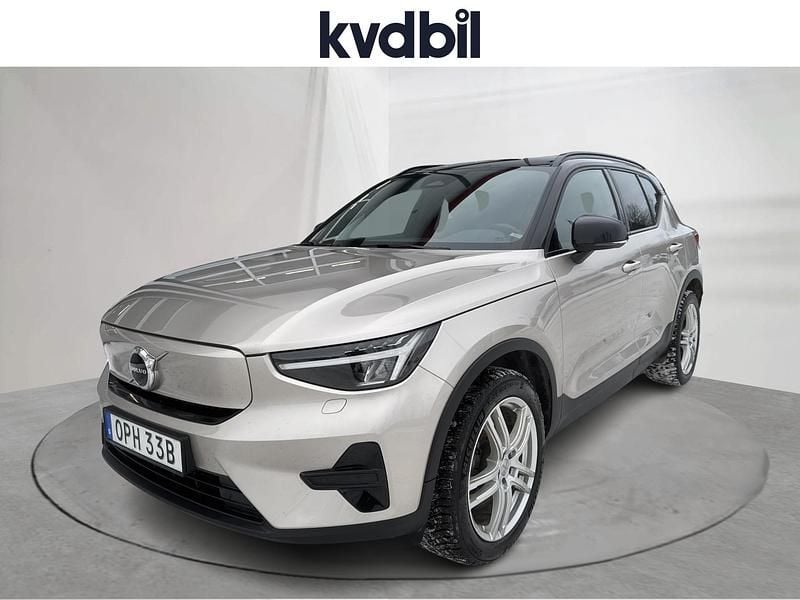 Grå Begagnad 2023 Volvo XC40 Single Motor SUV | 284 900 kr (Bra pris) - Bild 1/3