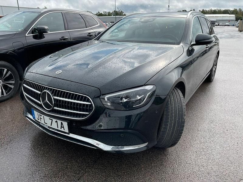 Svart Begagnad 2022 Mercedes E300 Kombi | 375 000 kr (Marknadspris) - Bild 1/2