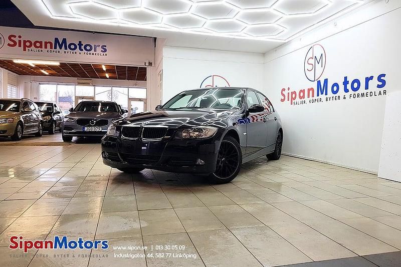 Svart Begagnad 2007 BMW 320 Advantage Sedan | 59 800 kr (Marknadspris) - Bild 1/4
