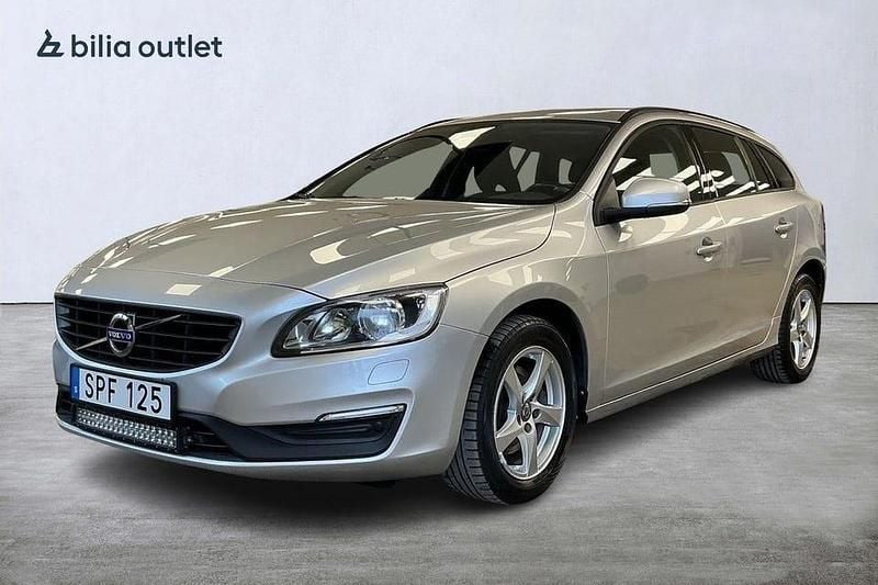 Begagnad Volvo V60 Business Edition 152 HK (111 kW) 2016 Silver Kombi