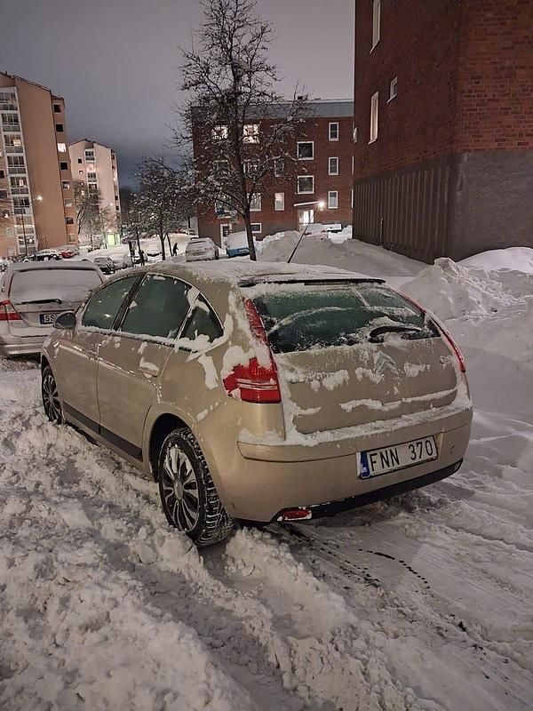 Begagnad 2008 Citroën C4 Halvkombi | 34 000 kr (Lite dyr) - Bild 1/4