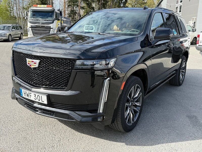 Svart Begagnad 2022 Cadillac Escalade SUV | 1 099 000 kr - Bild 1/4