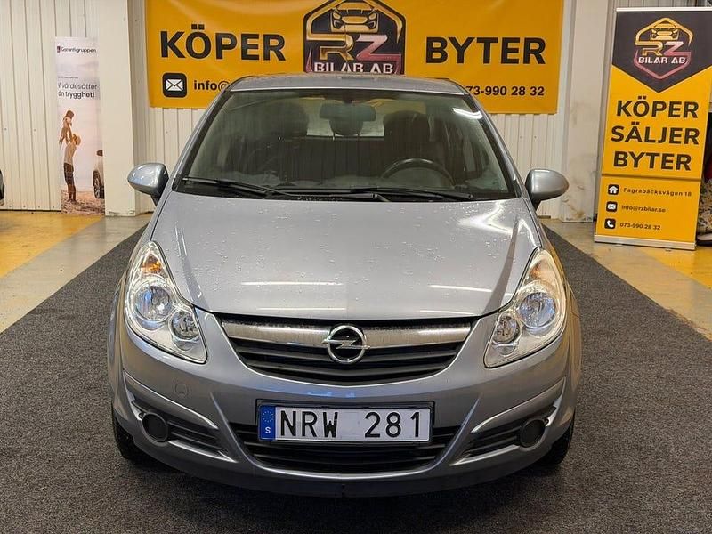 Grå Begagnad 2009 Opel Corsa Halvkombi | 32 900 kr (Bra pris) - Bild 1/4
