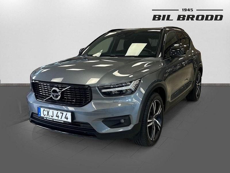 Grå Begagnad 2018 Volvo XC40 R-Design SUV | 319 800 kr (Lite dyr) - Bild 1/4