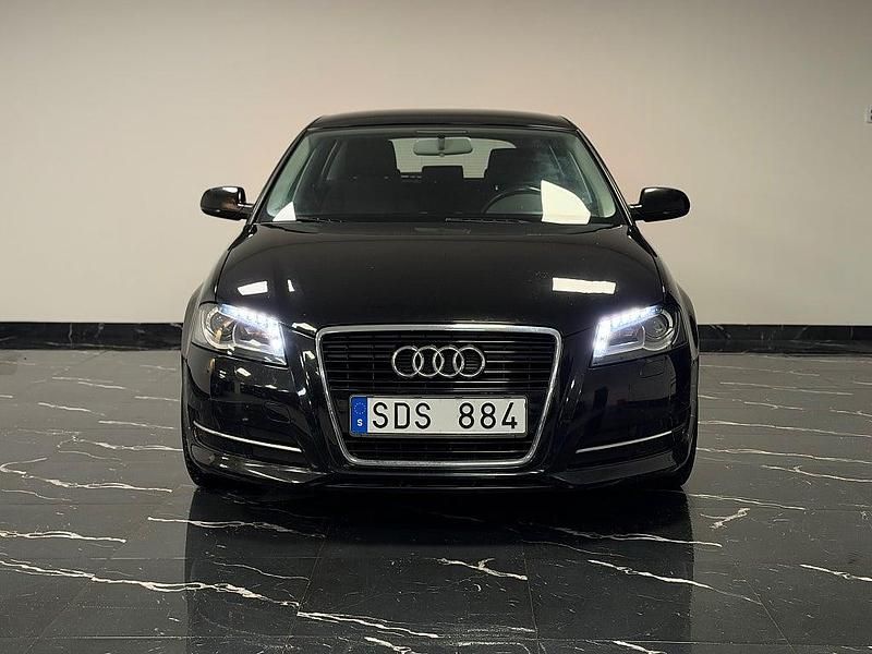 Begagnad Audi A3 Sportback Attraction 140 HK (102 kW) 2010 Svart Halvkombi