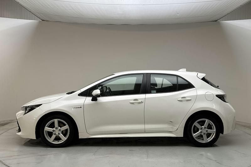 Begagnad Toyota Corolla Active 122 HK (89 kW) 2020 Vit