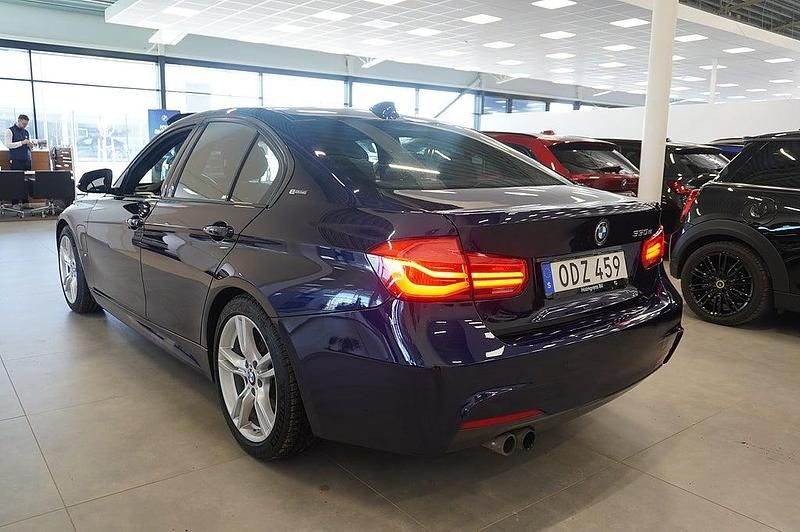 Begagnad BMW 330e M Sport 184 HK (135 kW) 2016 Blå Sedan