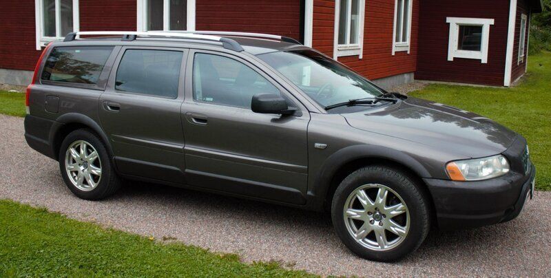 Brun Begagnad 2005 Volvo XC70 Summum SUV | 14 500 kr (Superpris) - Bild 1/4