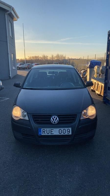 Mörkgrå Begagnad 2008 VW Polo | 17 500 kr (Marknadspris) - Bild 1/4