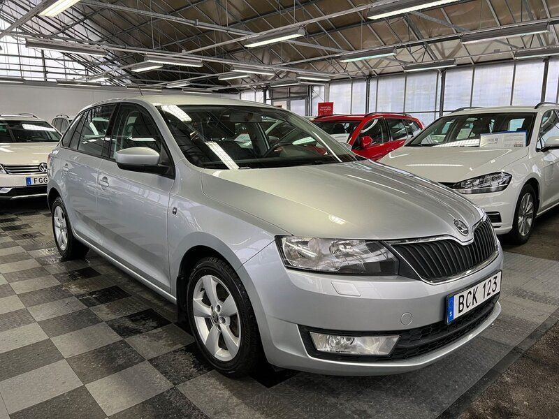 Silver Begagnad 2014 Skoda Rapid Halvkombi | 89 500 kr (Marknadspris) - Bild 1/4