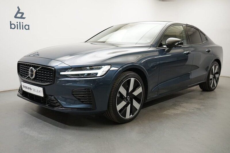 Mörkblå Begagnad 2024 Volvo S60 Ultimate Sedan | 519 900 kr (Bra pris) - Bild 1/3