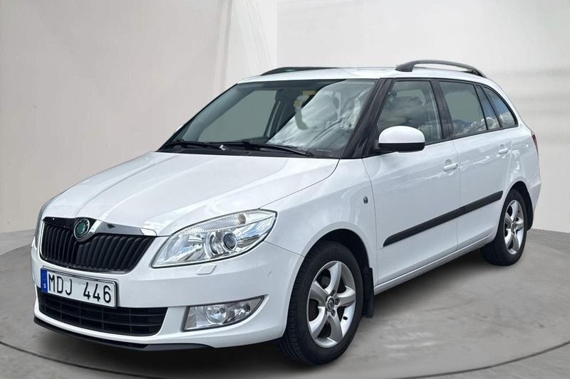 Vit Begagnad 2012 Skoda Fabia Elegance | 39 000 kr (Marknadspris) - Bild 1/4