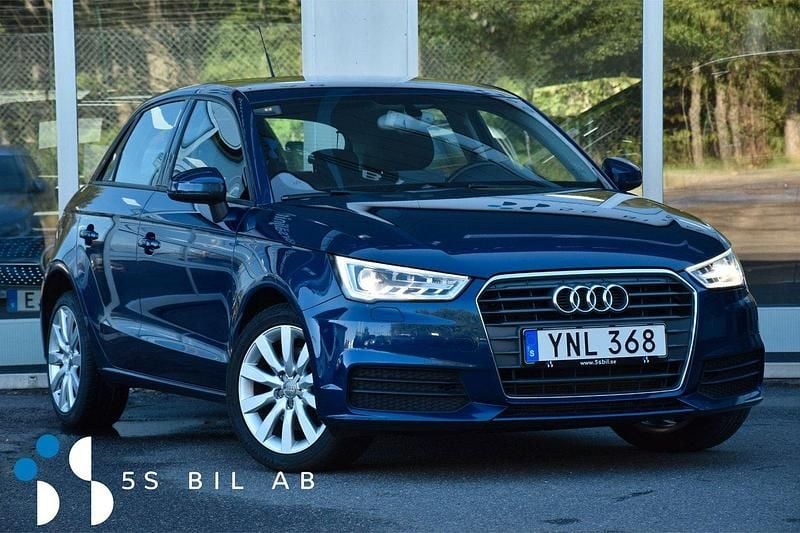 Blå Begagnad 2018 Audi A1 Sportback Halvkombi | 154 900 kr (Marknadspris) - Bild 1/4