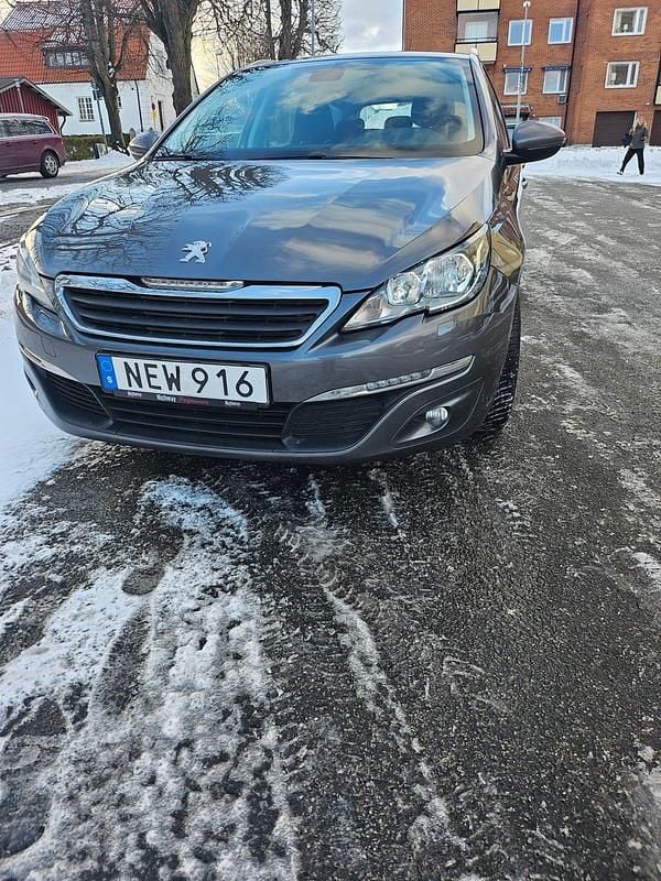 Begagnad Peugeot 308 SW 110 HK (80 kW) 2016 Grå metallic Kombi