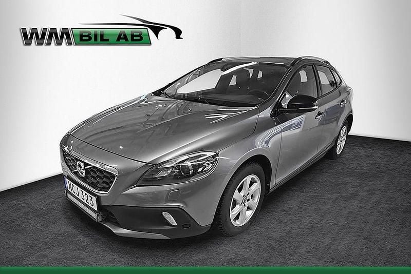 Grå (gråmetallic) Begagnad 2016 Volvo V40 CC Business Edition Kombi | 154 000 kr (Marknadspris) - Bild 1/4