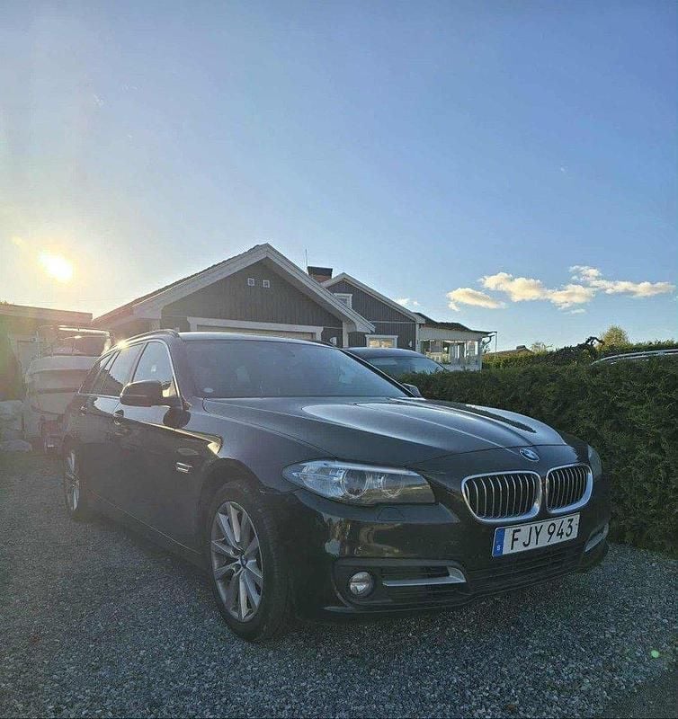 Svart Begagnad 2014 BMW 520 Kombi | 110 000 kr (Marknadspris) - Bild 1/4