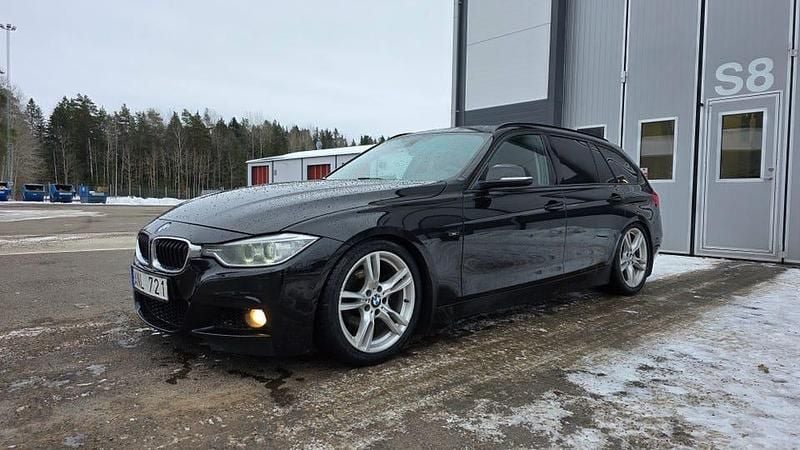 Begagnad BMW 318 143 HK (105 kW) 2013 Kombi