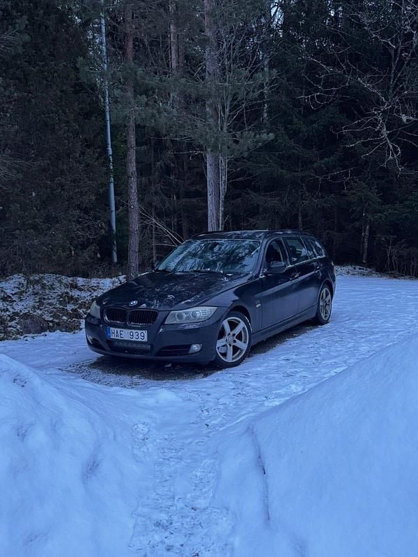 Begagnad BMW 320 184 HK (135 kW) 2010 Kombi