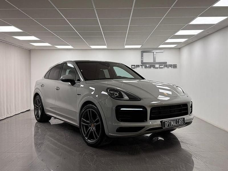 Begagnad Porsche Cayenne Platinum Edition 340 HK (250 kW) 2023 Ljusgrå SUV