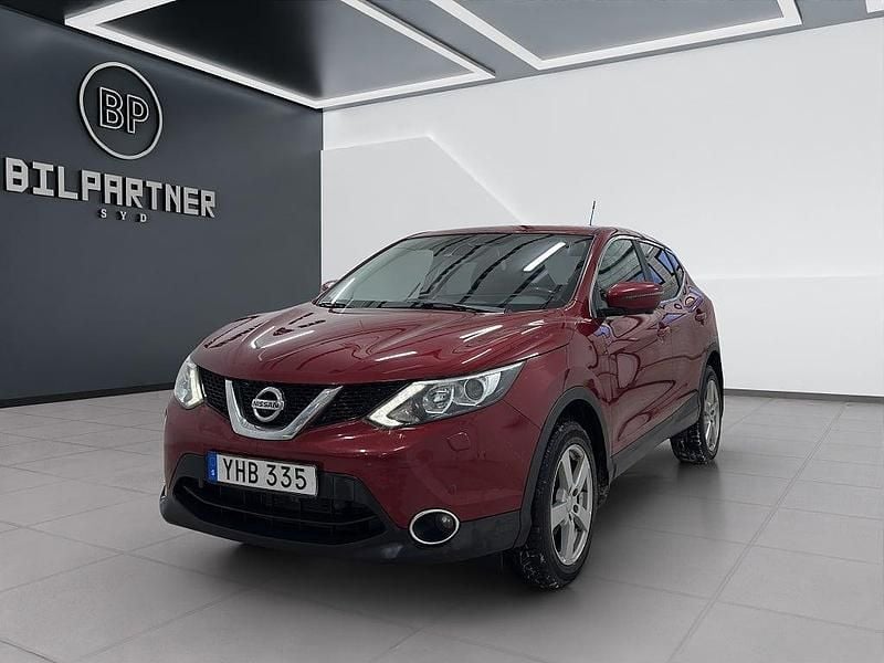 Röd Begagnad 2016 Nissan Qashqai SUV | 119 900 kr (Marknadspris) - Bild 1/3