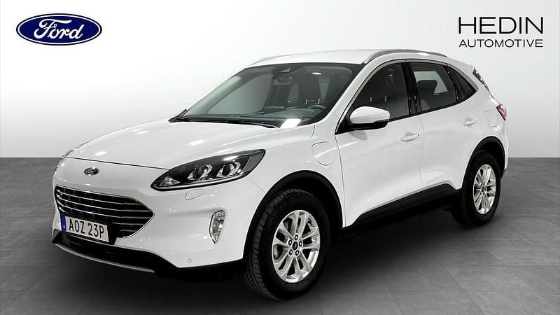 Frozen white Begagnad 2022 Ford Kuga Titanium SUV | 269 900 kr (Marknadspris) - Bild 1/4