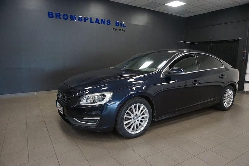 Begagnad Volvo S60 Summum 191 HK (140 kW) 2016 Mörkblå (blåmetallic) Sedan