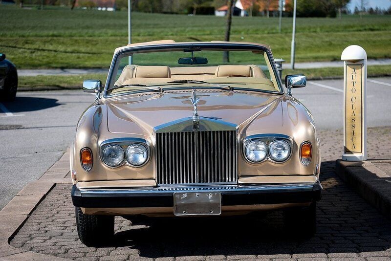 Begagnad Rolls Royce Corniche 1983 Creme vit Cab
