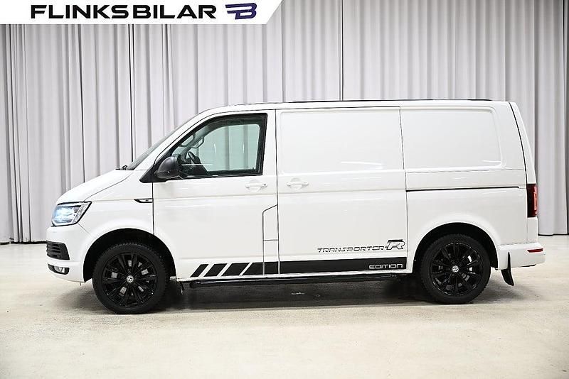 Flerfärgad Begagnad 2018 VW Transporter Van | 248 750 kr (Marknadspris) - Bild 1/4