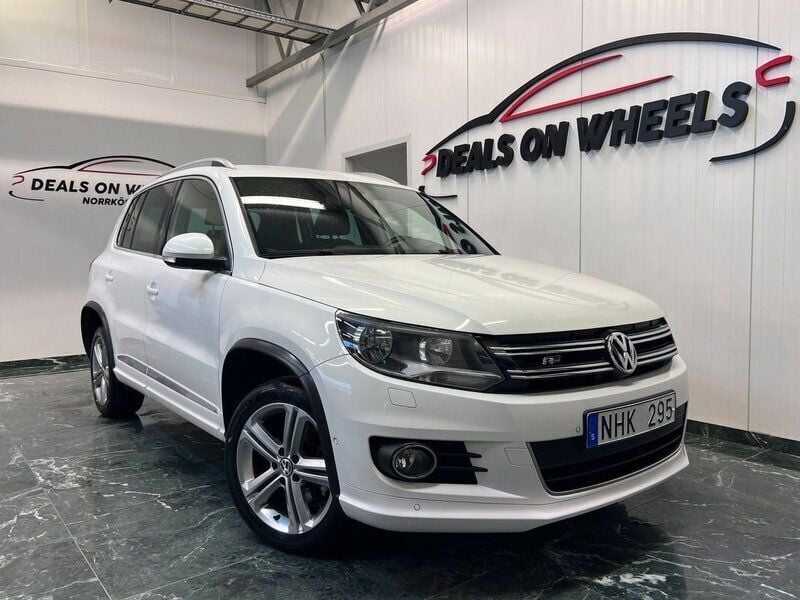 Vit Begagnad 2013 VW Tiguan R-line SUV | 124 900 kr (Marknadspris) - Bild 1/4