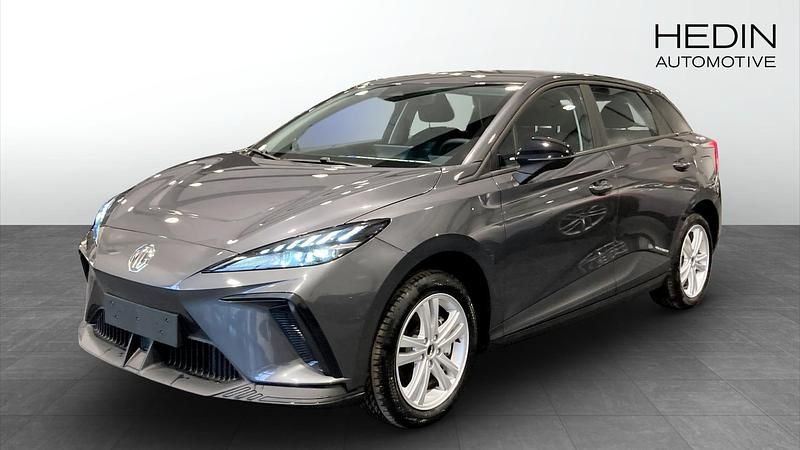 Begagnad MG MG4 EV 125 kW (170 HK) 2024 Grå Halvkombi