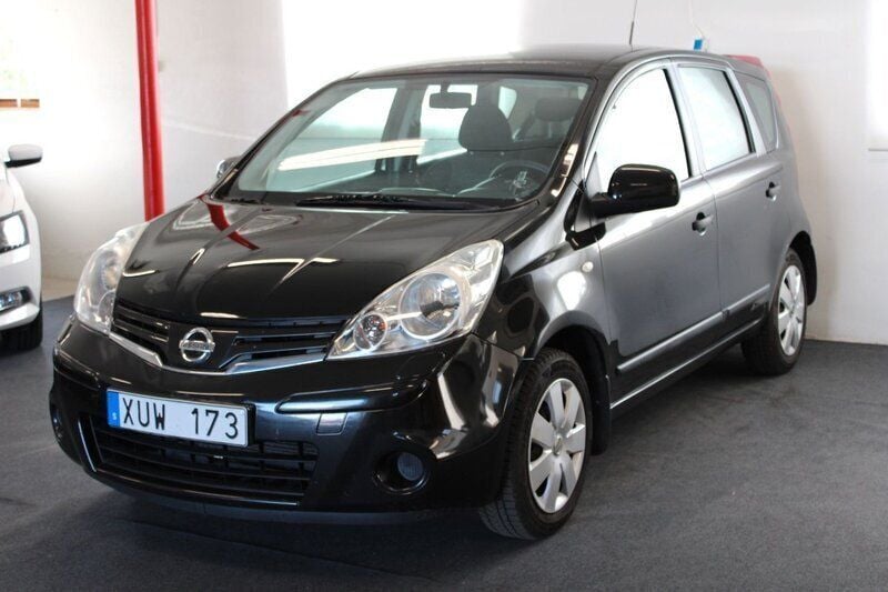 Svart Begagnad 2012 Nissan Note S Minibuss | 24 900 kr (Marknadspris) - Bild 1/4