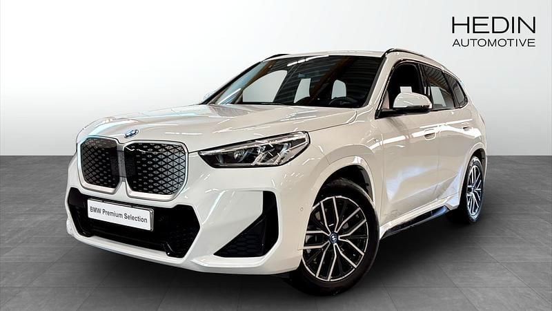 Begagnad BMW iX1 M Sport 230 kW (313 HK) 2025 Vit SUV