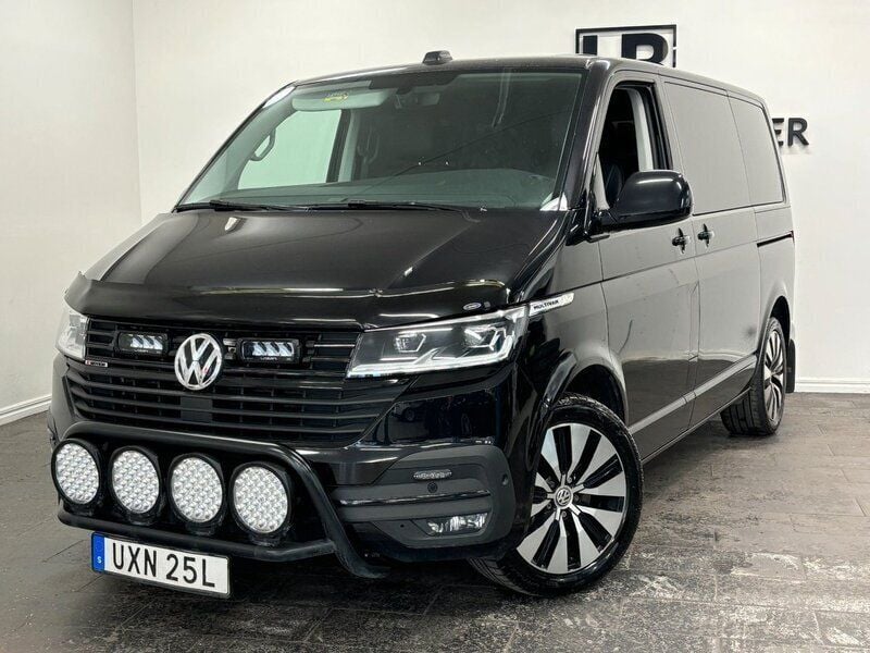 Svart Begagnad 2023 VW T6.1 Highline Van | 689 900 kr - Bild 1/4