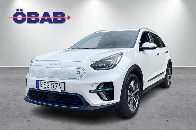 Vit Begagnad 2021 Kia e-Niro Advance SUV | 288 900 kr (Marknadspris) - Bild 1/4