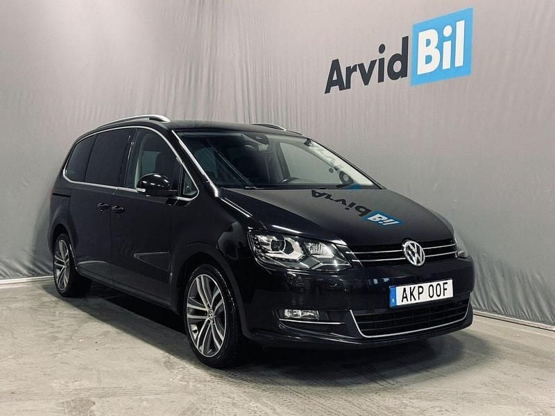 Svart Begagnad 2019 VW Sharan GT Minibuss | 309 800 kr (Marknadspris) - Bild 1/3