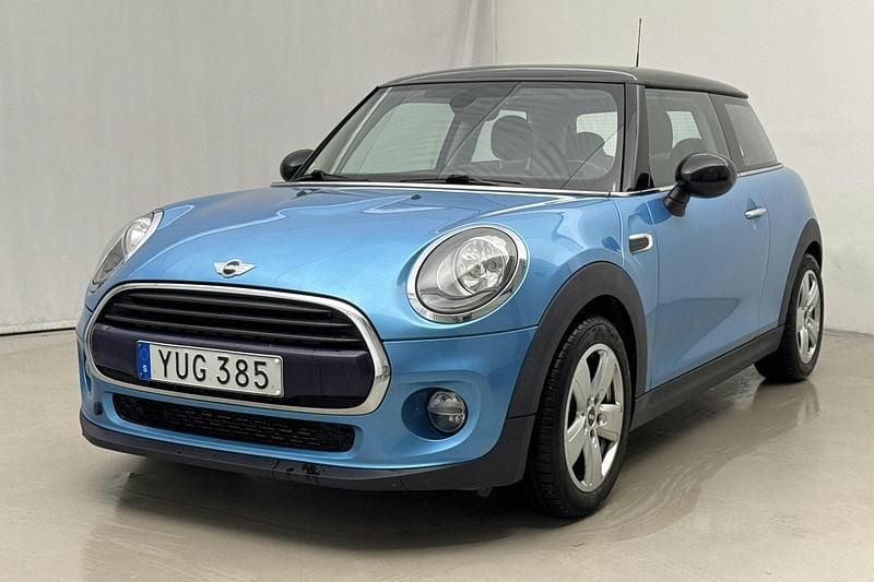 Blå Begagnad 2018 Mini Cooper Pepper Halvkombi | 129 900 kr (Superpris) - Bild 1/4