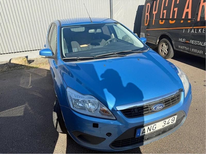 Blå Begagnad 2008 Ford Focus Trend Kombi | 5 000 kr - Bild 1/4