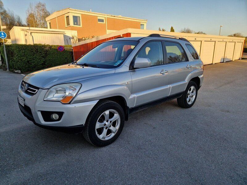 Silver Begagnad 2010 Kia Sportage 4 SUV | 40 000 kr (Bra pris) - Bild 1/4