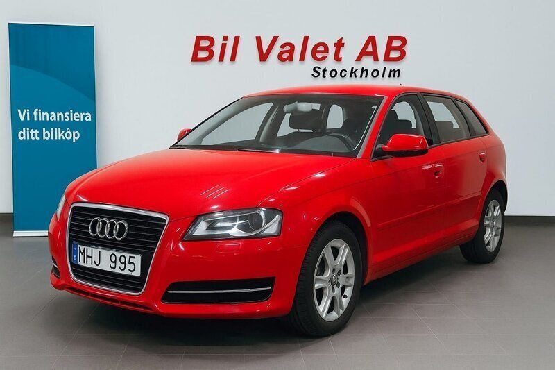 Röd Begagnad 2012 Audi A3 Sportback Attraction Halvkombi | 84 400 kr (Bra pris) - Bild 1/4