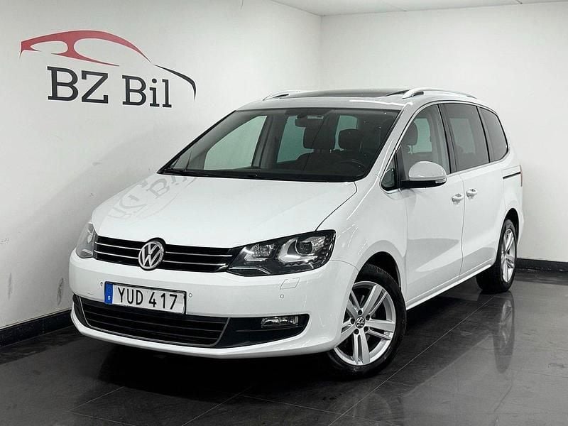 Vit Begagnad 2017 VW Sharan Minibuss | 279 900 kr (Lite dyr) - Bild 1/4